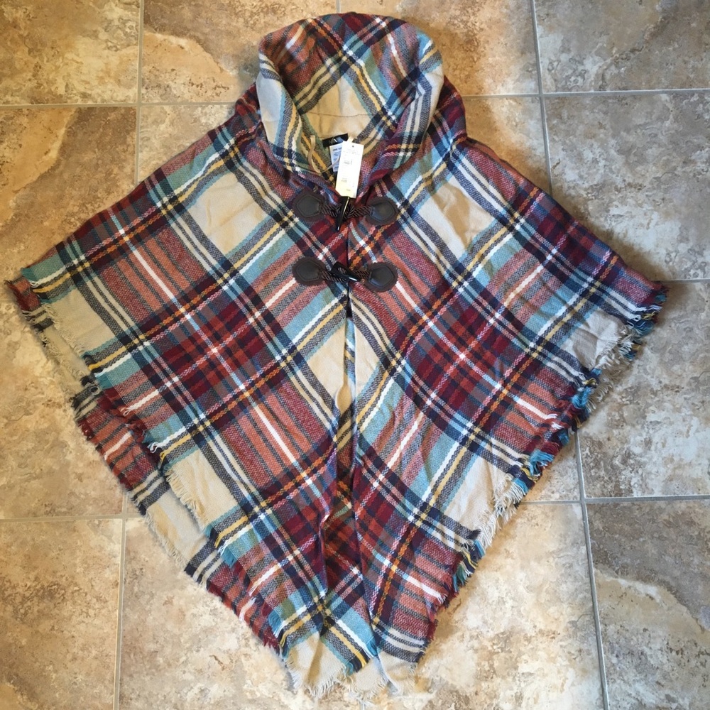 NWT Plaid Blanket Scarf Toggle Poncho Wrap, OS